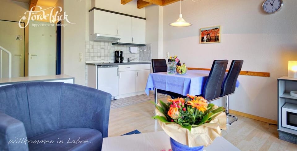 2A 18 Leuchtfeuer DG Apartment in Laboe