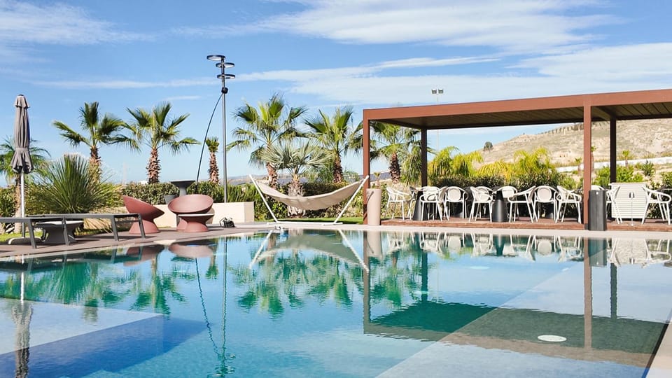 Swimming pool, Swimming pool