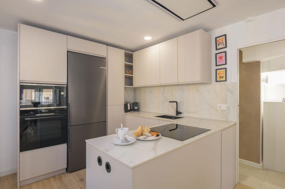 Kitchen or kitchenette, kitchen