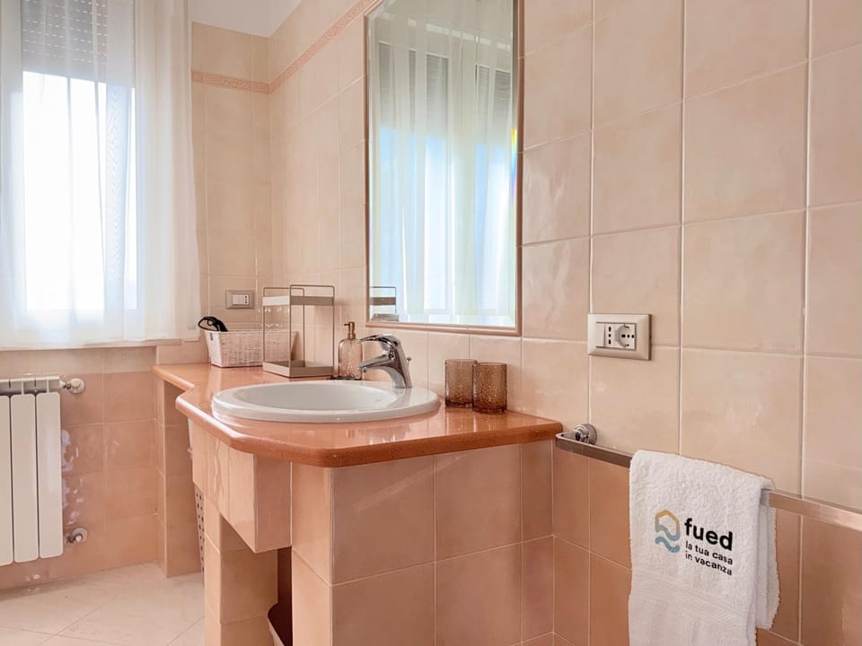 SE216 - Senigallia, ampio e luminoso quadrilocale vicino al mare Apartment in Senigallia