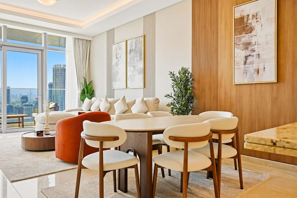 Living room, Seating area, Dining area