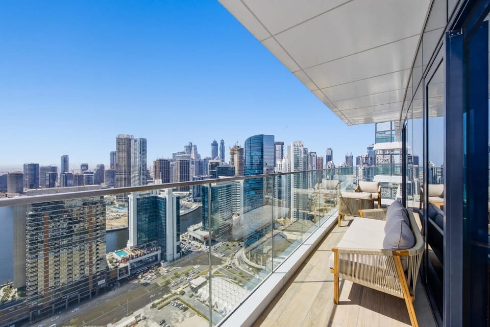 Property building, Balcony/Terrace, City view