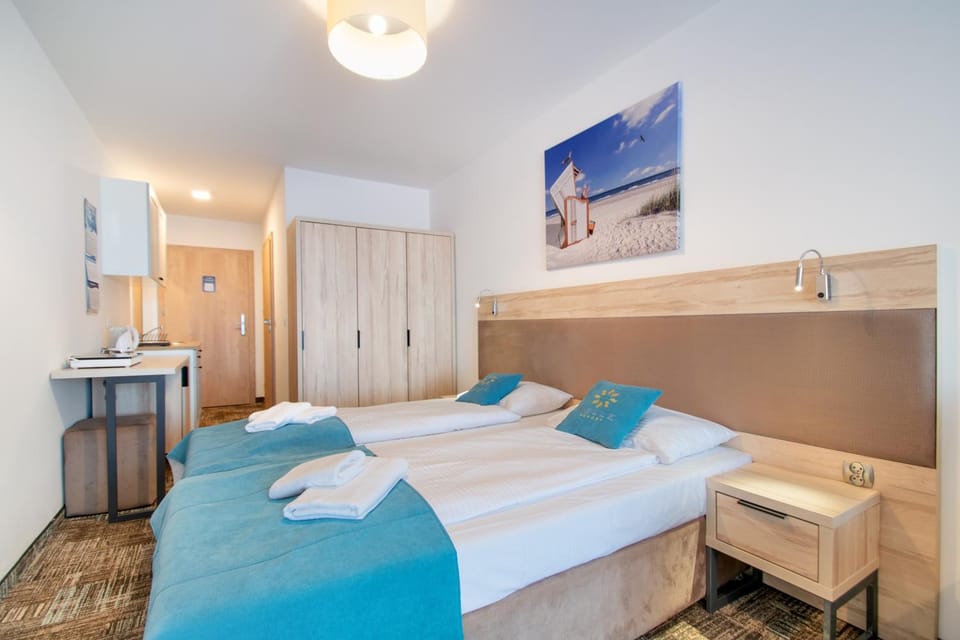 Bed, Kitchen or kitchenette