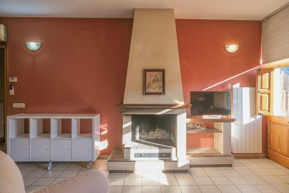 Alojamiento con chimenea en Sant Jaume de Llierca Apartment in Garrotxa
