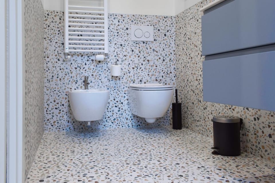 Toilet, Bathroom