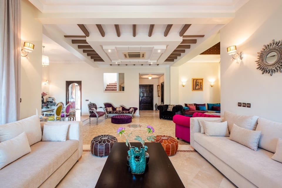 Living room, Seating area, fireplace, air conditioner