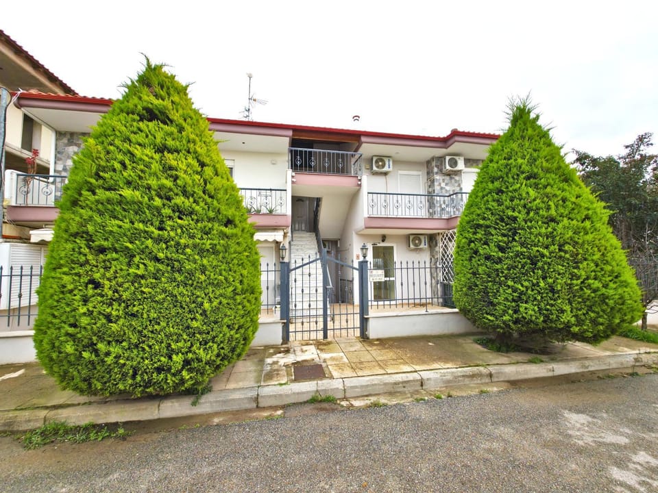 Property building, Garden view