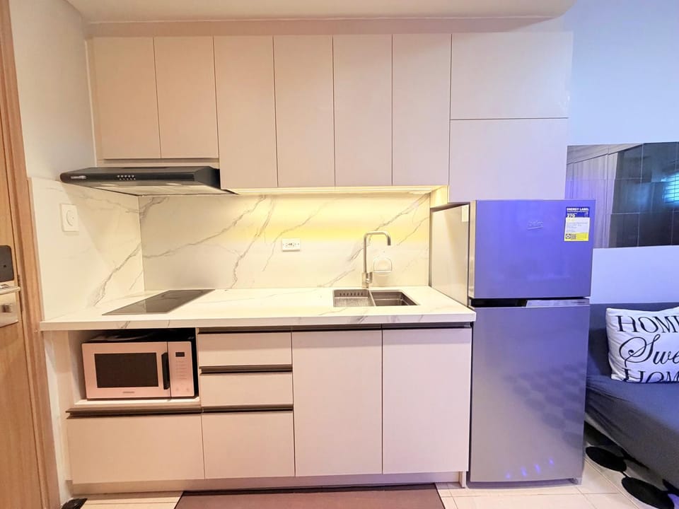 Bayshore Getaway Condotel By Clowie Apartment hotel in Pasay