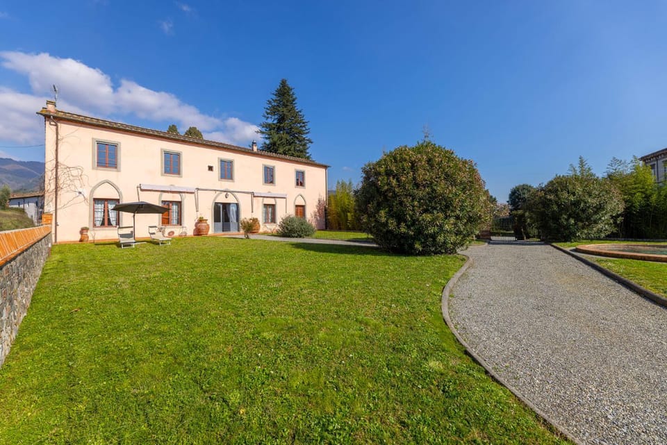 Property building, Natural landscape, Garden, Garden view