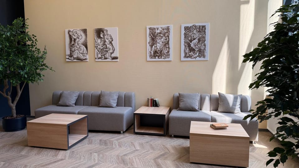 Lounge or bar, Seating area