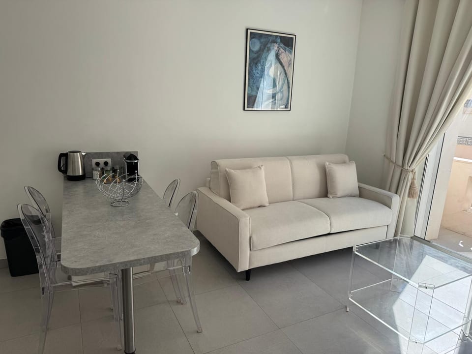 Croisette Miramar - Sea View Apartment in Cannes