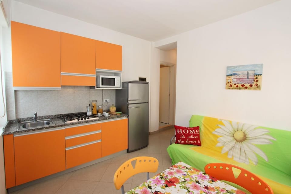 microwave, oven, kitchen
