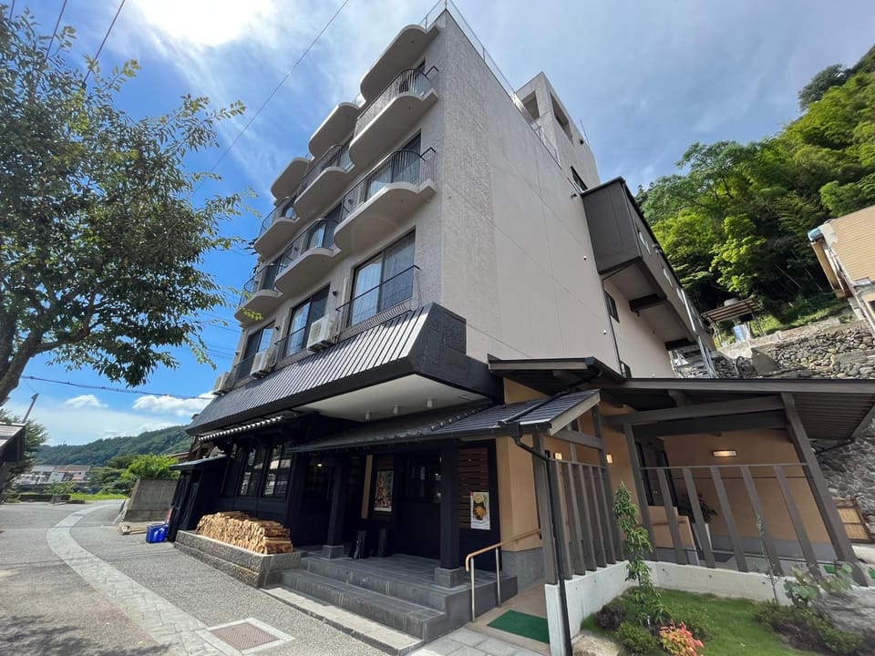 Ryokan Tenryu Ryokan in Fukuoka Prefecture