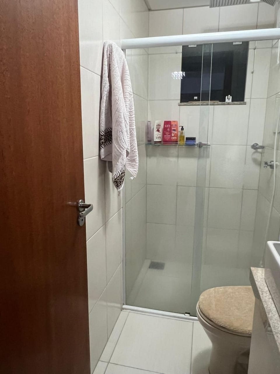 Shower, Bathroom, towels