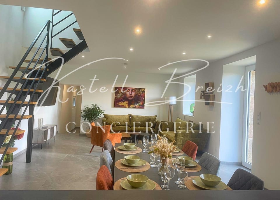 Living room, Dining area