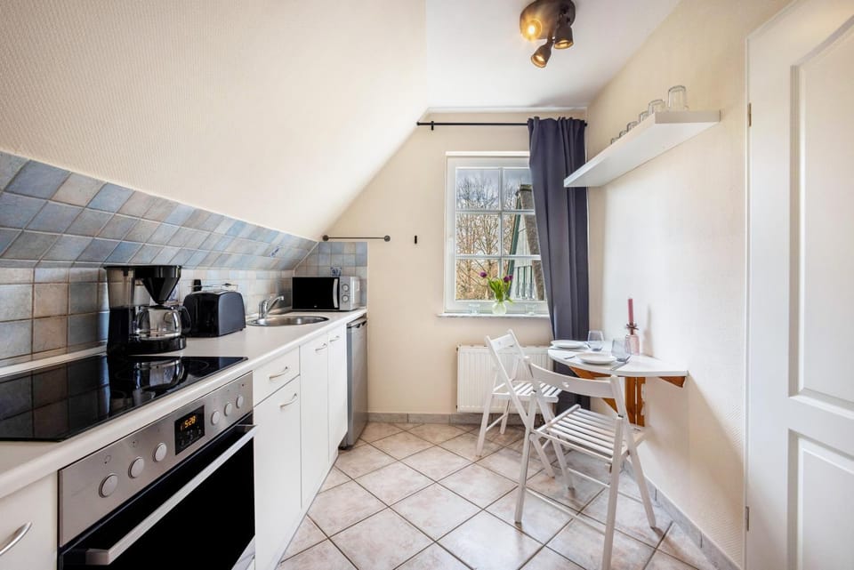 Property building, Kitchen or kitchenette, Living room