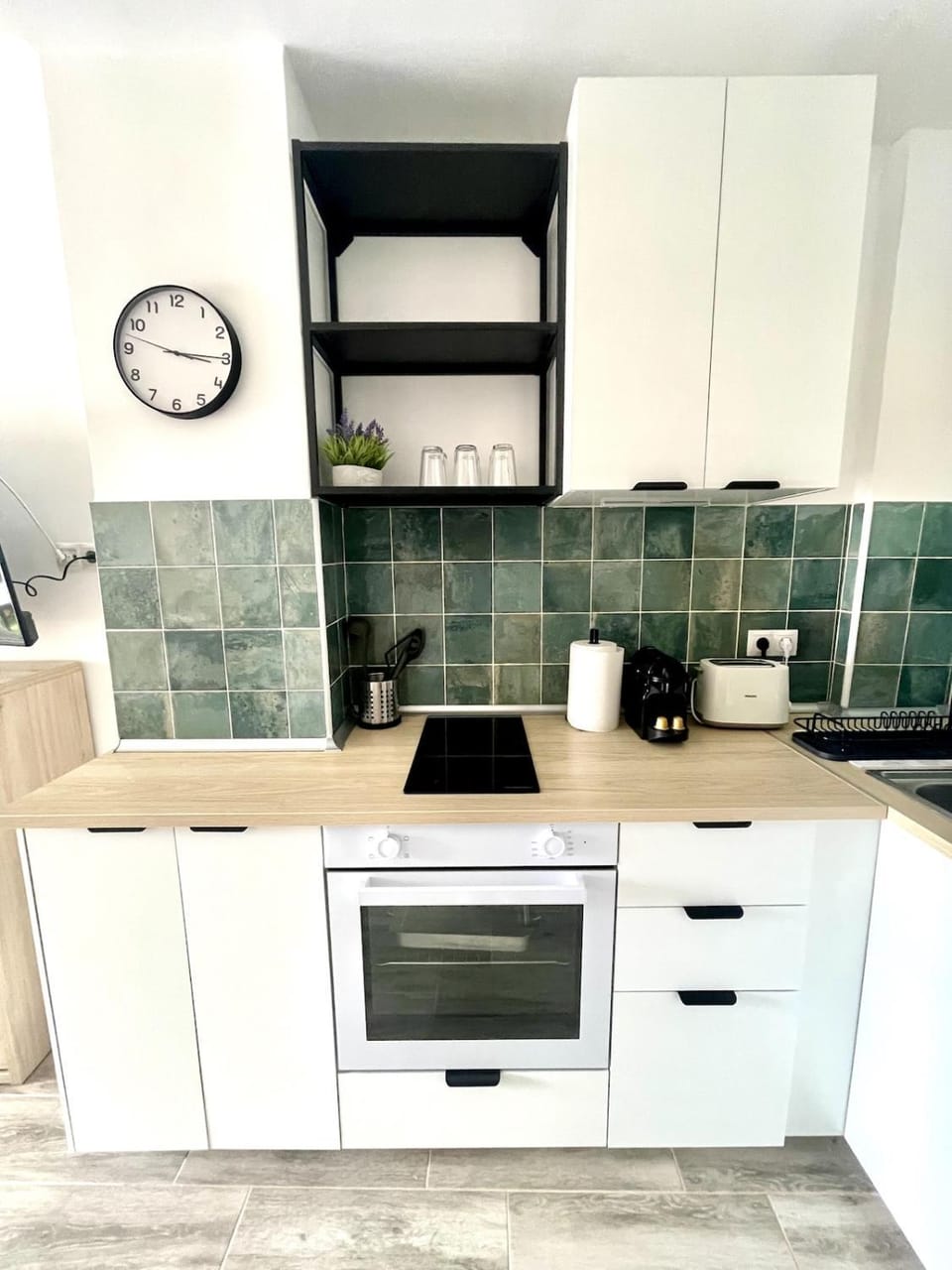 Kitchen or kitchenette