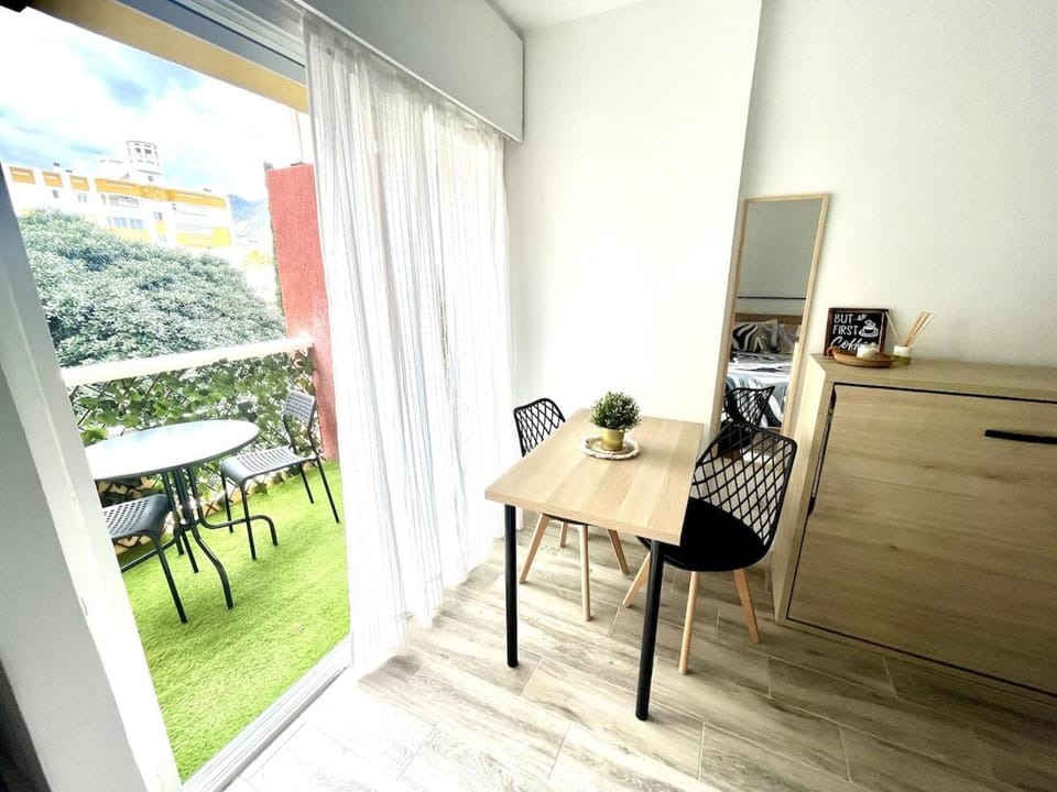 Balcony/Terrace, Dining area