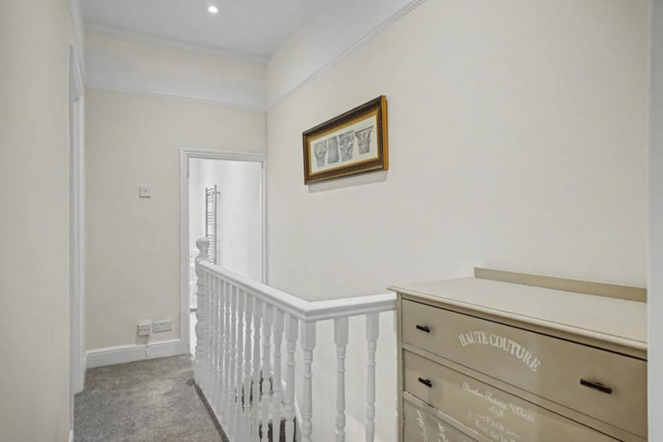 Countess House Northampton - 2-Bed House with Free Parking & Private Garden - Sleeps 6 Apartment in Northampton