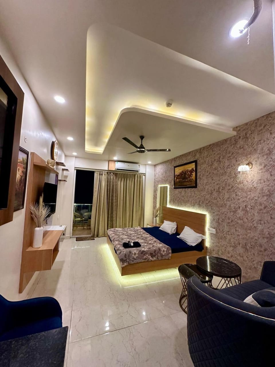 Stay studio Apartment in Noida