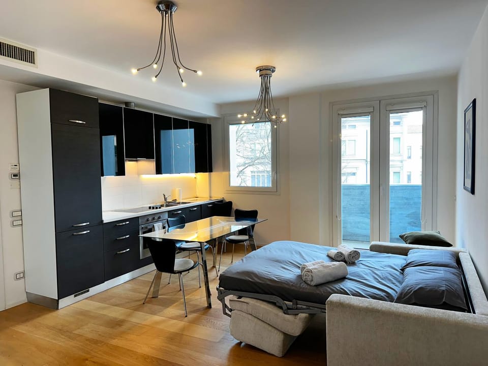Bed, Kitchen or kitchenette, Living room