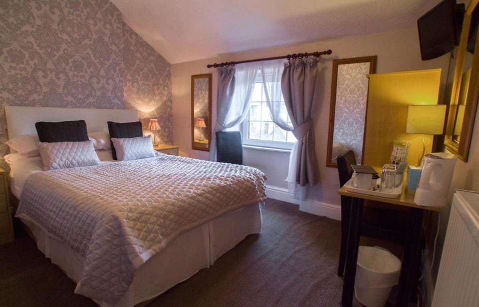 The Clovelly Hotel Bed and Breakfast in Llandudno