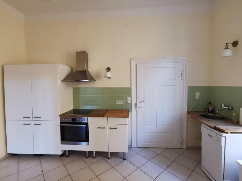 Kitchen or kitchenette, dishwasher, oven, stove