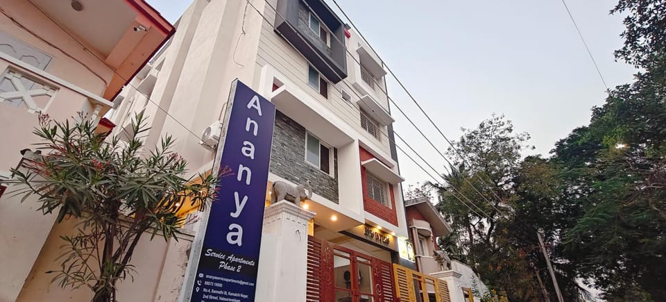 Property building, Facade/entrance