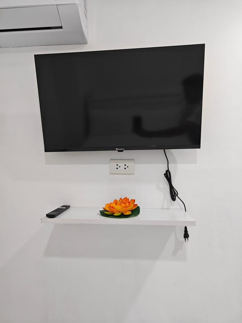 Shwe Ooe Lay Guest House Bed and Breakfast in Bangkok