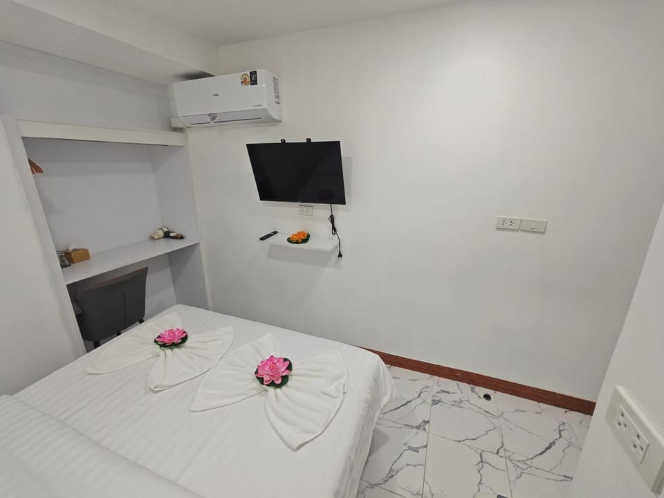 TV and multimedia, air conditioner