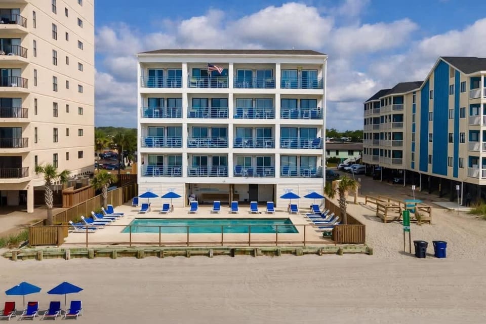 Property building, Pool view, Swimming pool, sunbed