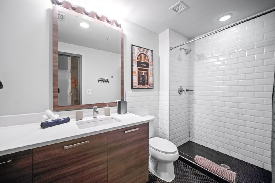 Shower, Toilet, Bathroom