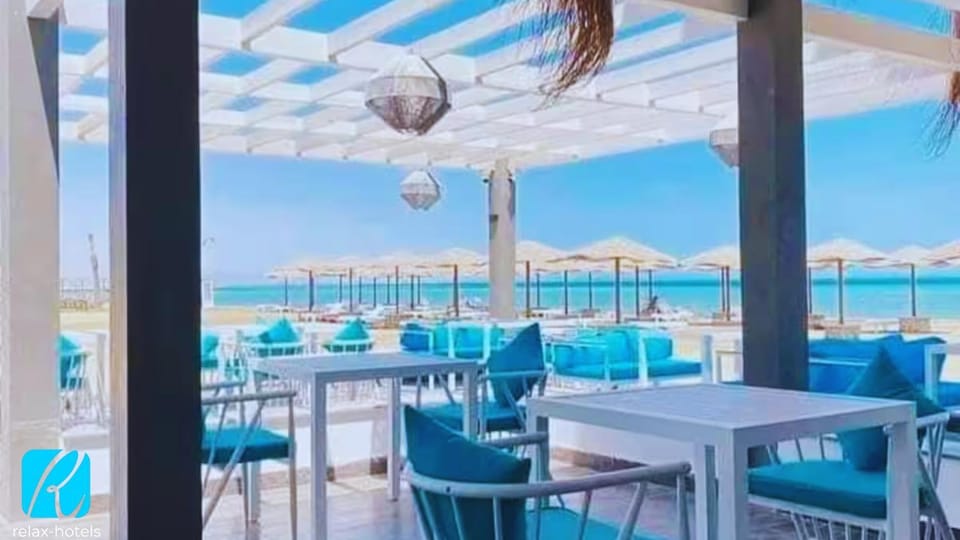 Restaurant/places to eat, Lounge or bar