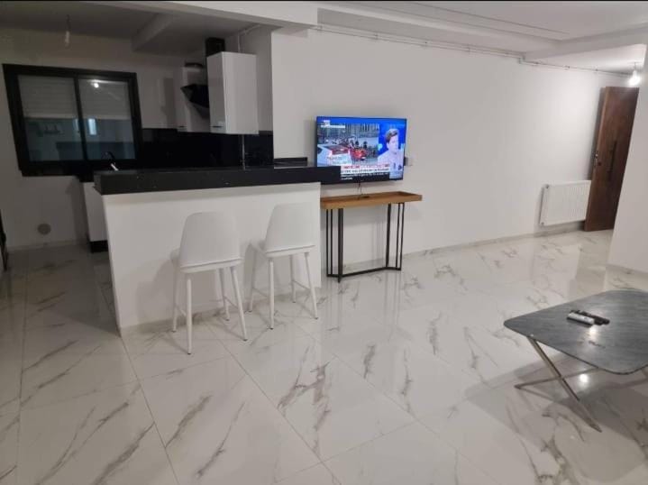 Appartement moderne dans un quartier très animé Apartment in Tunis Governorate, Tunisia