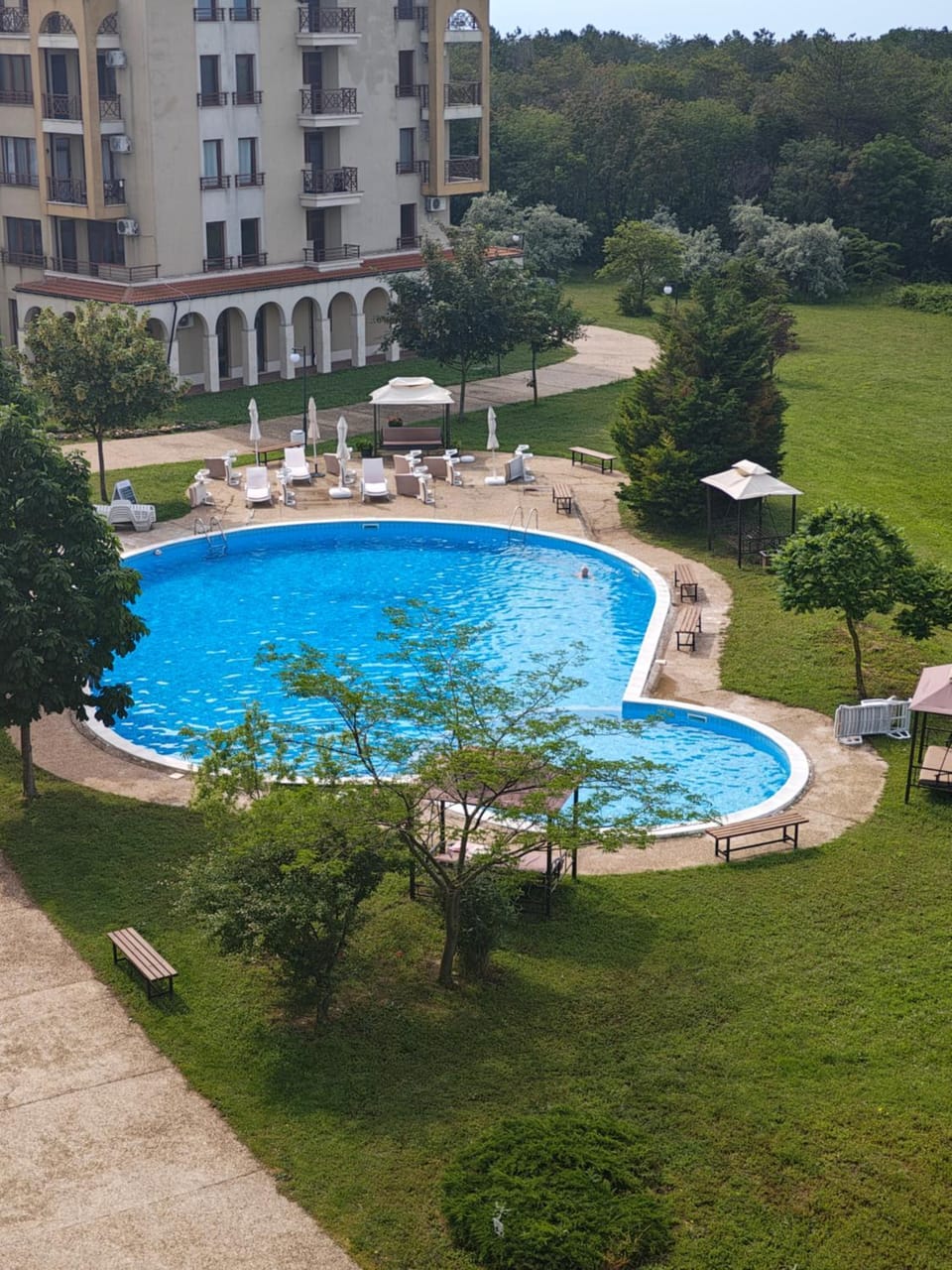 Swimming pool