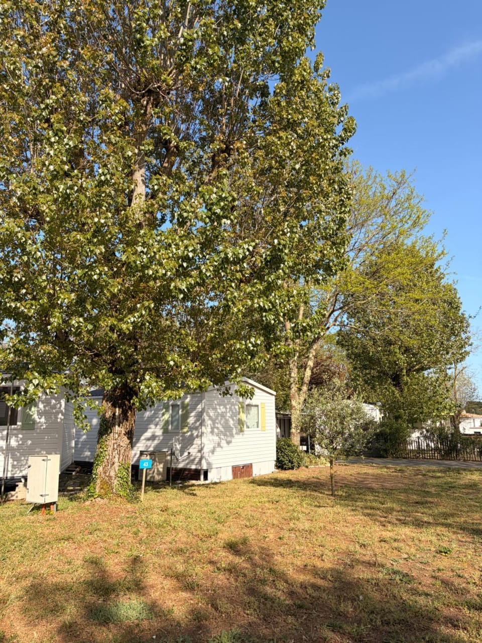 Camping - Ile de Ré - Les Acacias Campground/ 
RV Resort in Rivedoux-Plage