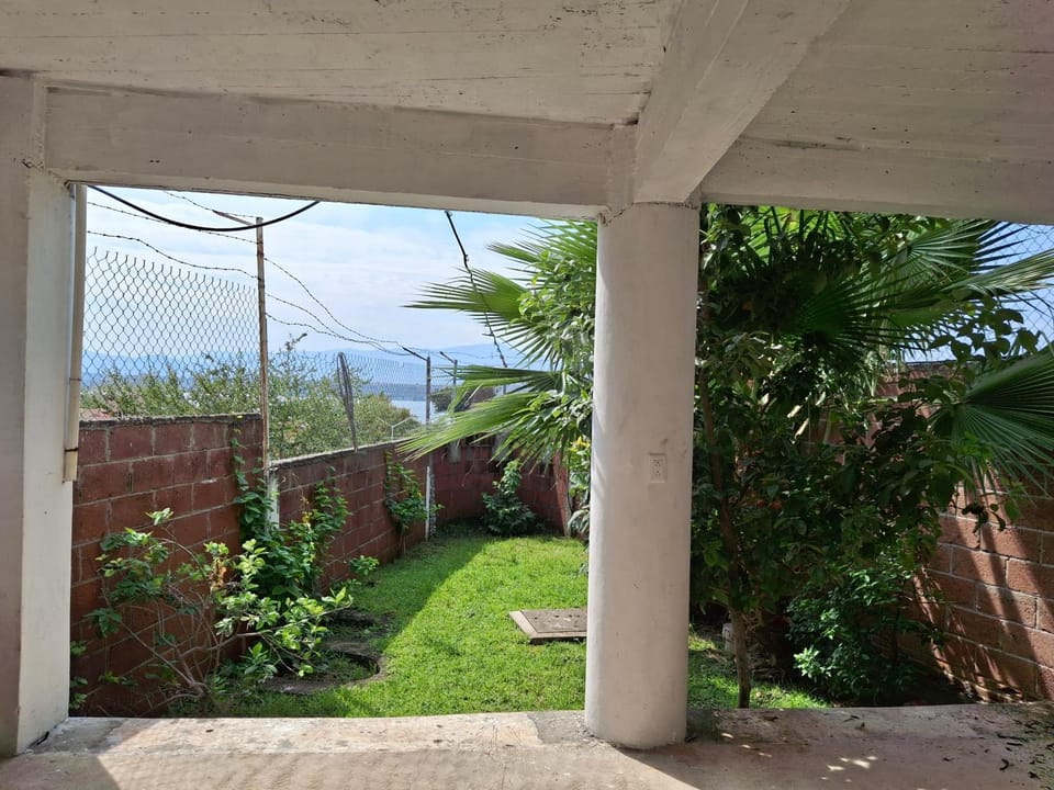 Casa las Alas House in Tequesquitengo