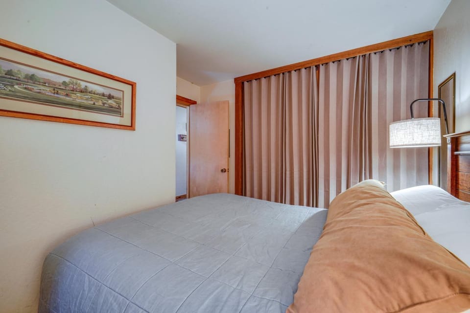 Ski-In/Ski-Out Northstar Condo w/ Gondola View House in Northstar Drive