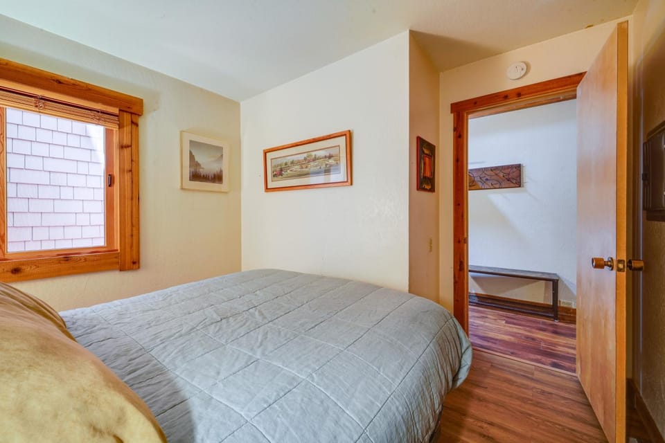 Ski-In/Ski-Out Northstar Condo w/ Gondola View House in Northstar Drive