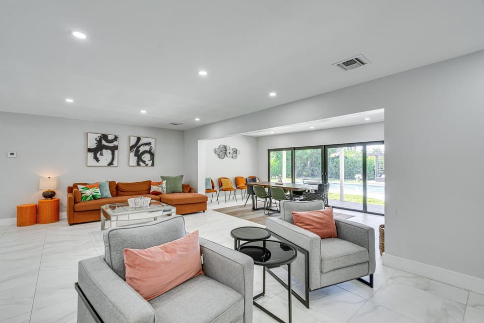 1 Mi to Beach: Modern Cape Coral Home w/ Pool House in Cape Coral
