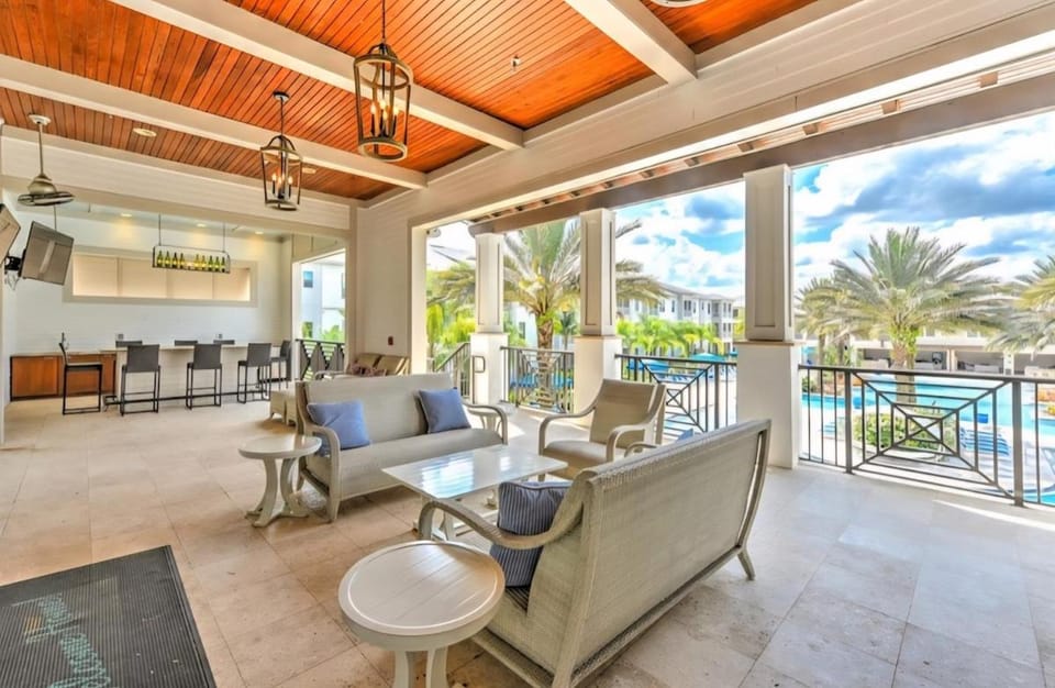 1st Floor, 3 King Beds, Baptist South Hospital, Beach Entry Pool, Top Gym Apartment in Jacksonville