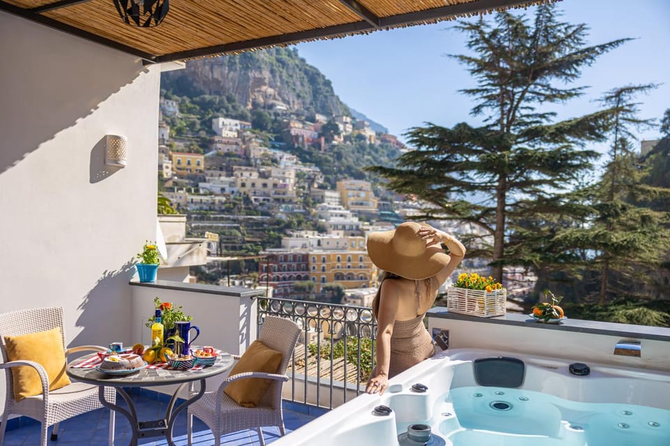View (from property/room), Balcony/Terrace, Mountain view