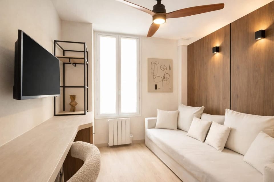 TV and multimedia, Living room, Seating area