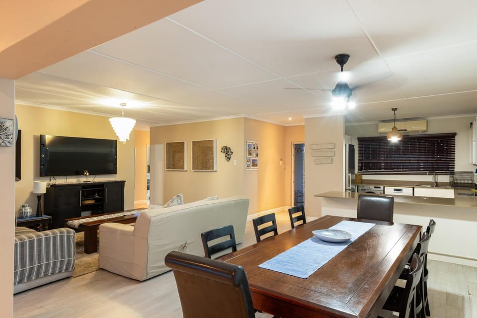 5 Malibu - Ballito Bay Beverley Hills Apartment in Dolphin Coast