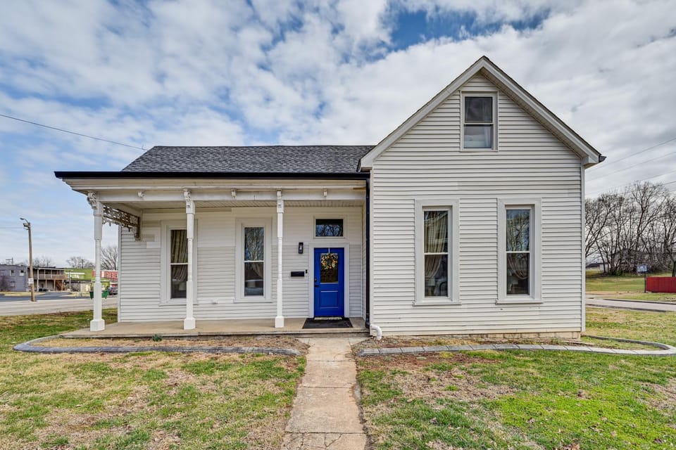 Gateway to Mammoth Cave! Hike, Bike & Explore House in Kentucky