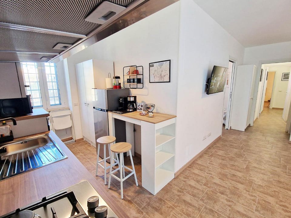 Coffee/tea facilities, stove, kitchen
