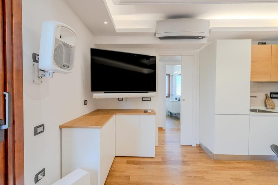 TV and multimedia, Kitchen or kitchenette, air conditioner