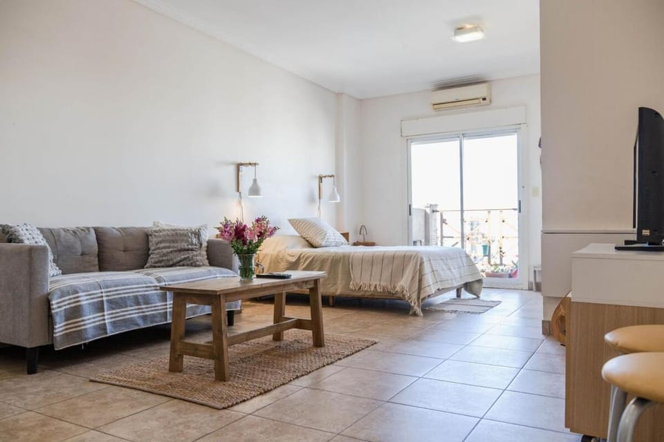 Bed, Living room, Photo of the whole room, Bedroom, air conditioner
