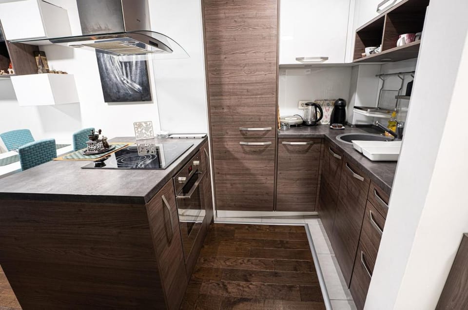 Kitchen or kitchenette, kitchen