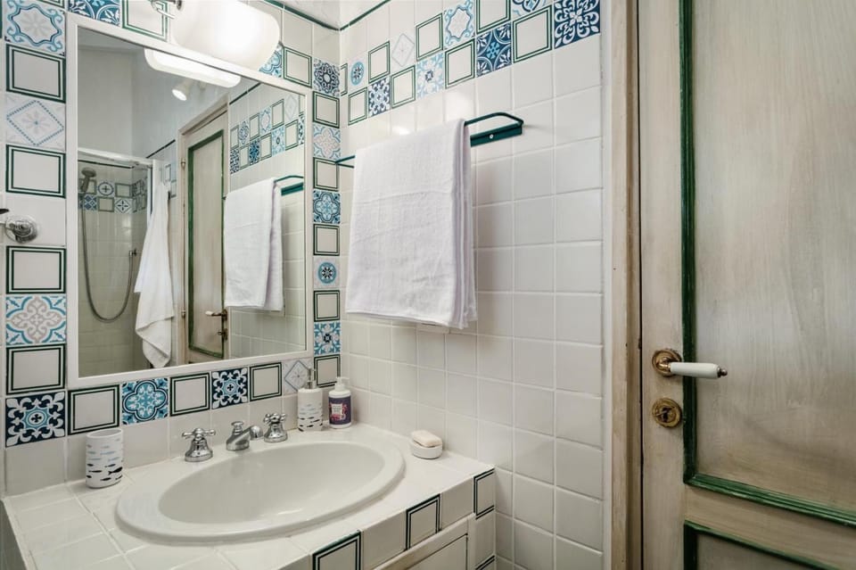 Bathroom, Living room